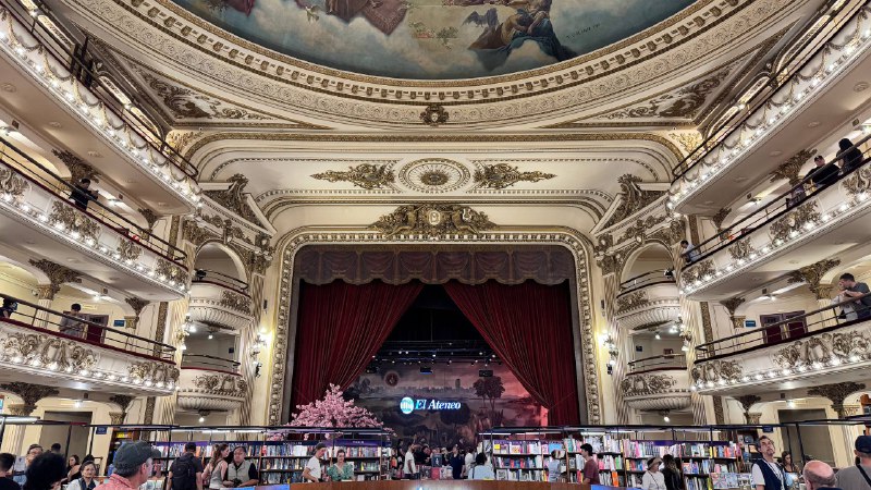 El Ateneo · 6